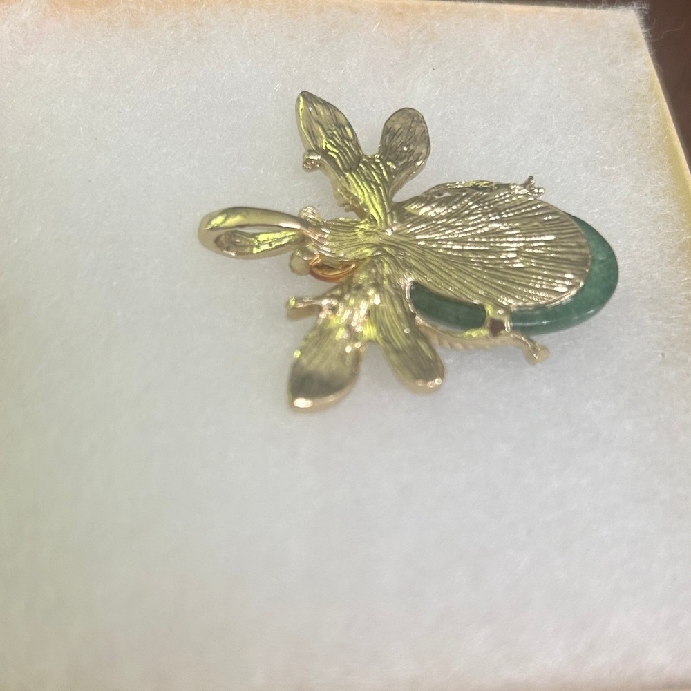 Vintage Gold Tone Green Jade Rhinestone Bee Beetle Insect Pendant Statement Bug - Picture 4 of 5